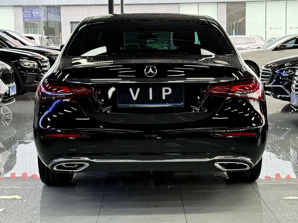 Mercedes-Benz E-Class 2022 — фото 13