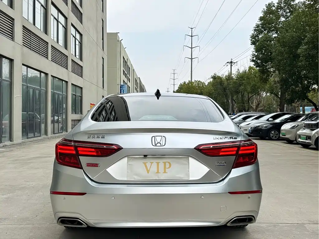 Honda Inspire 2019 — фото 13