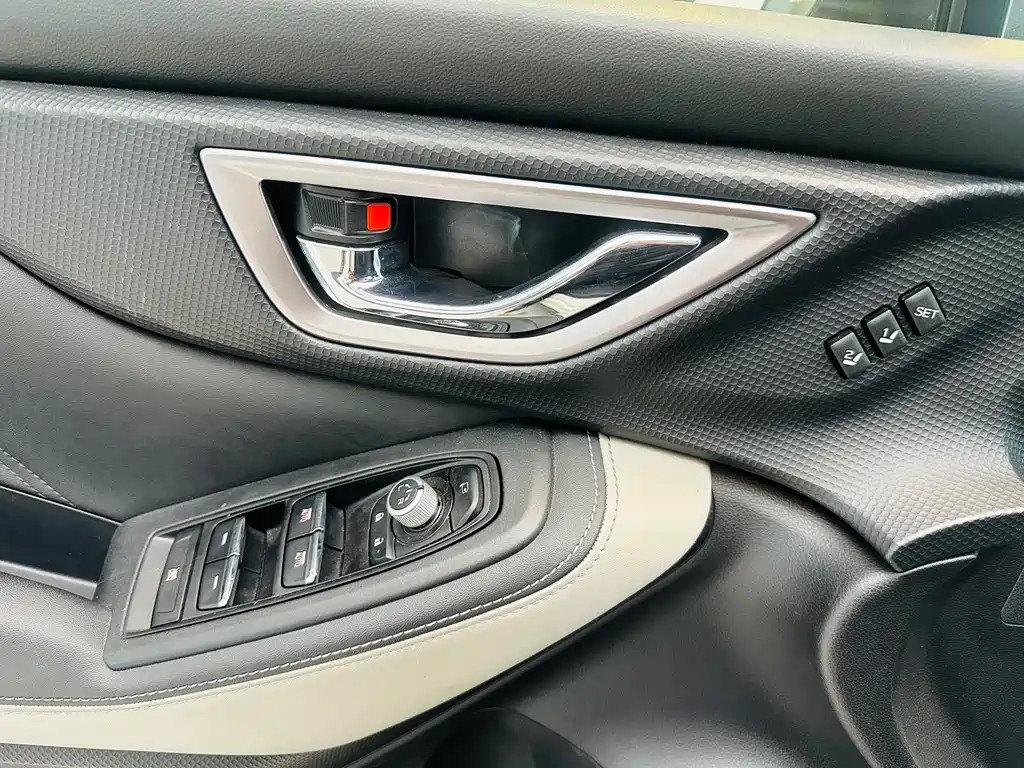 Subaru Forester 2022 — фото 10