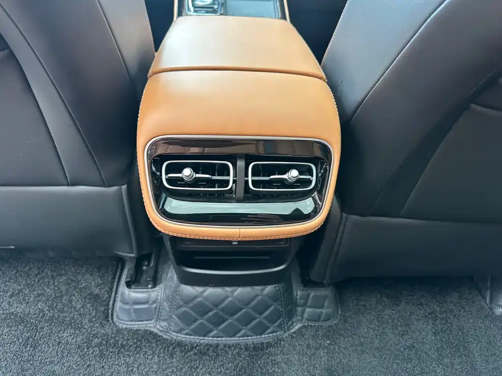 Geely Boyue L 2025 — фото 15