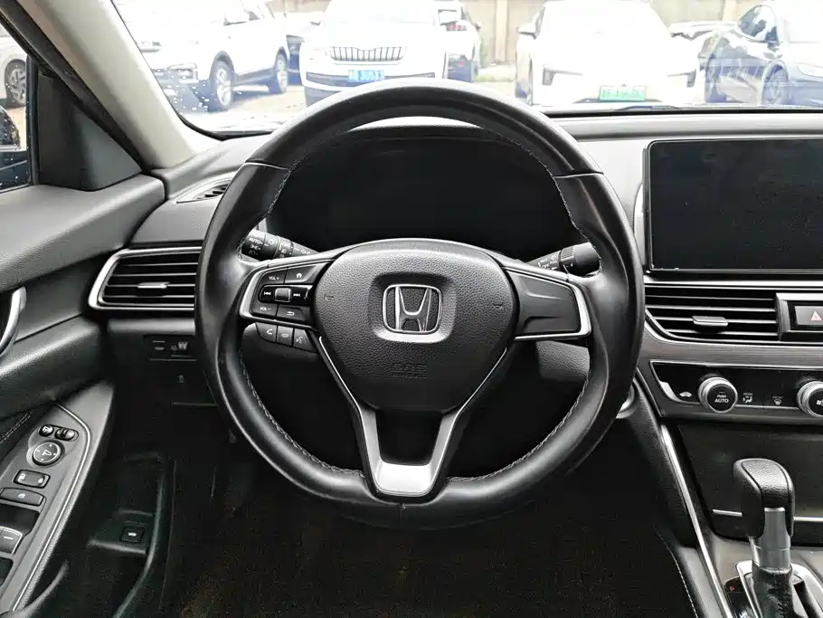 Honda Accord 2022 — фото 15