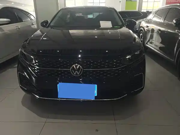 Volkswagen Passat 2024