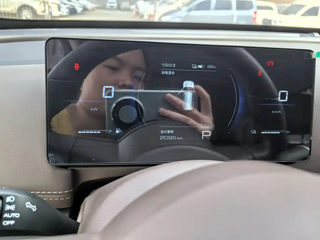 Wuling Starlight 560 New Energy 2025 — фото 11