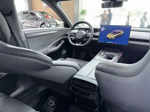 Xiaomi SU7 2025