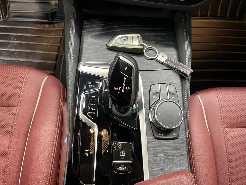 BMW 5 Series 2023 — фото 18