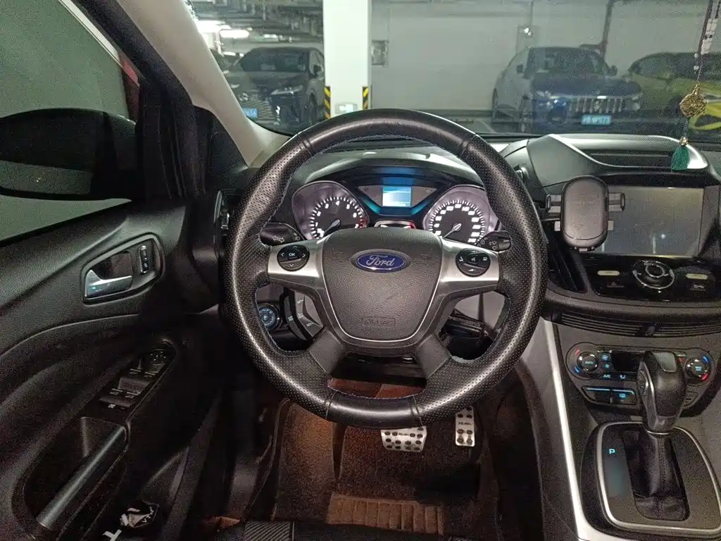 Ford Kuga 2015 — фото 3