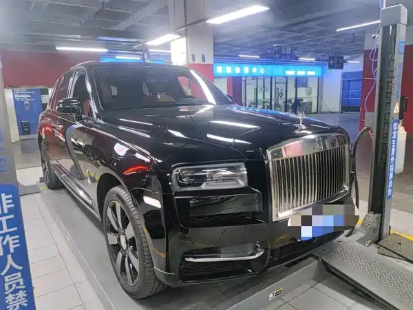 Rolls-Royce Cullinan 2024