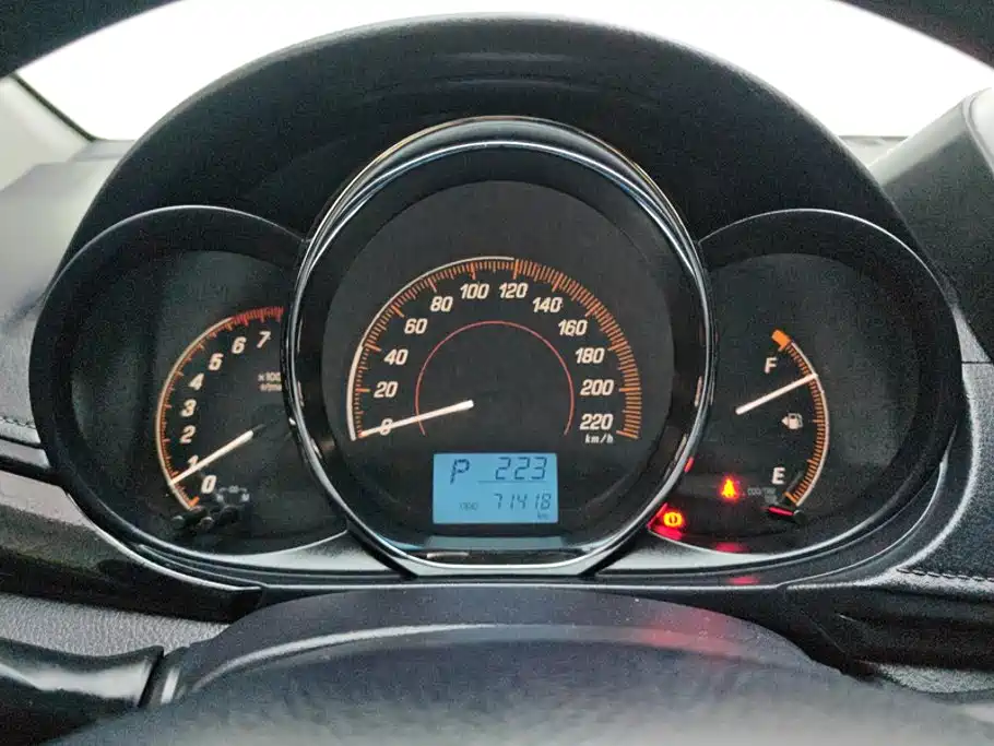Toyota Yaris L 2021 — фото 14