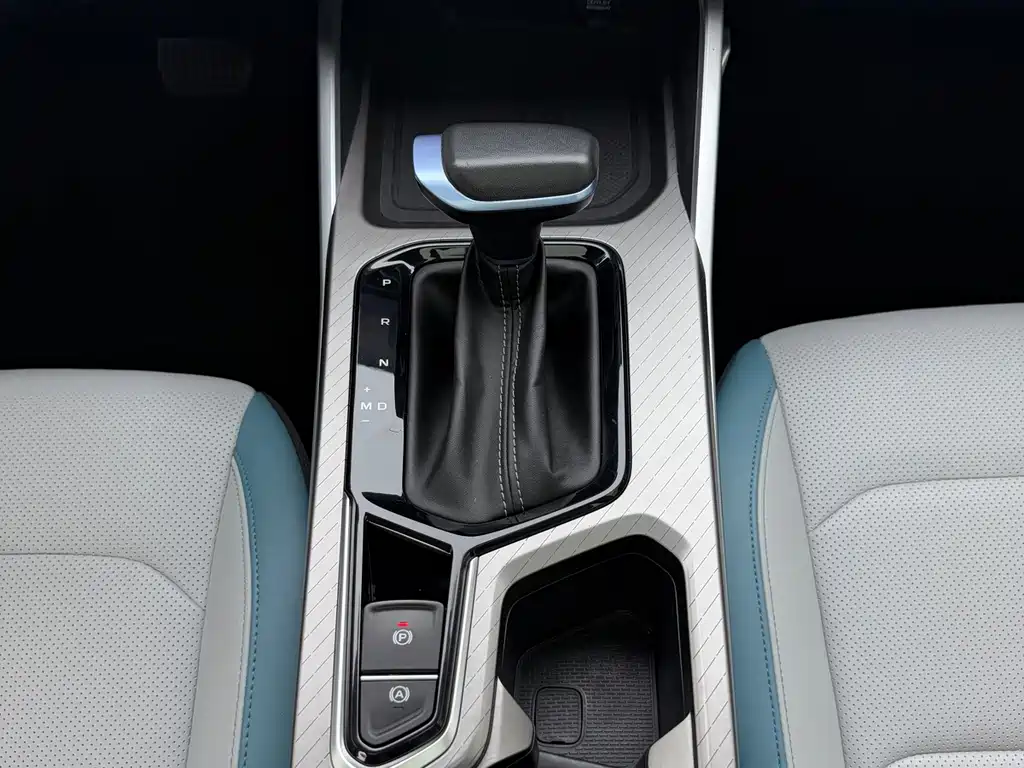 Geely Emgrand 2023 — фото 12