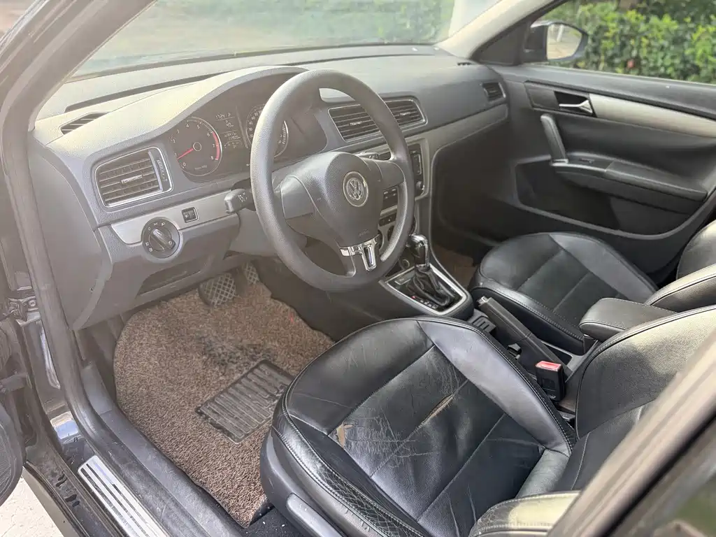 Volkswagen Lavida 2013