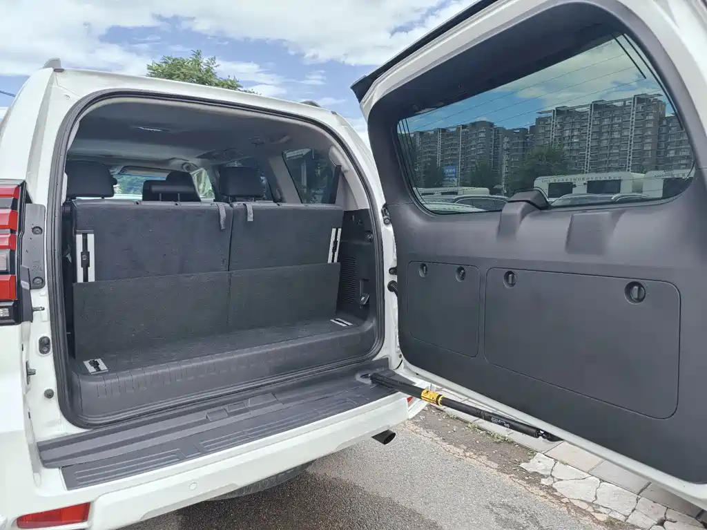 Toyota Prado 2019 — фото 18