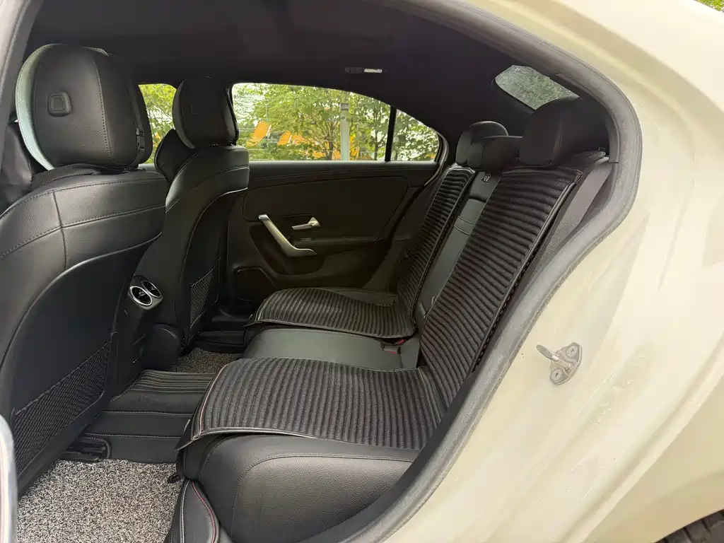 Mercedes-Benz A-Class 2020 — фото 10