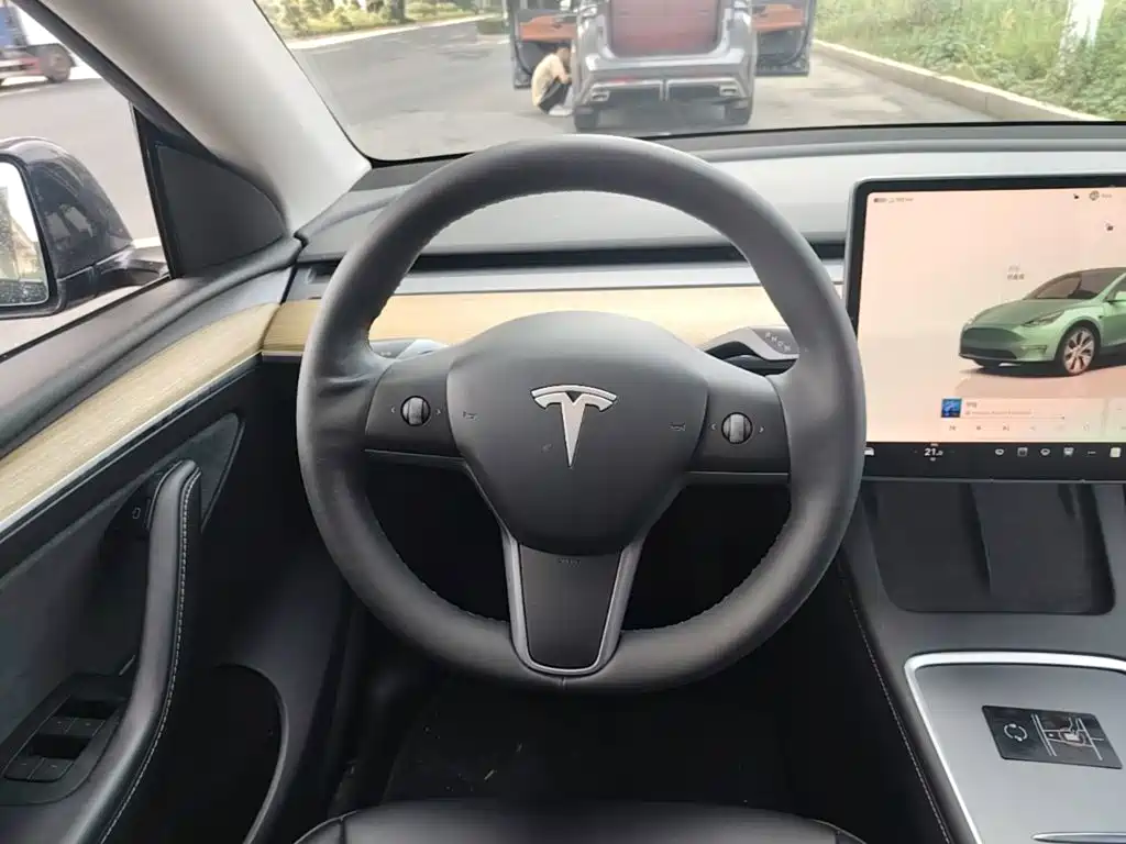 Tesla Model Y 2023 — фото 11