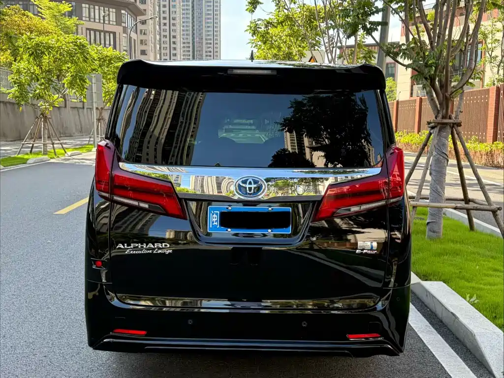 Toyota Alphard 2021 — фото 8