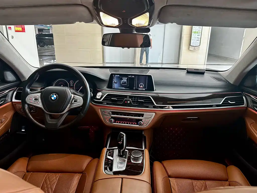 BMW 7 Series 2016 — фото 9