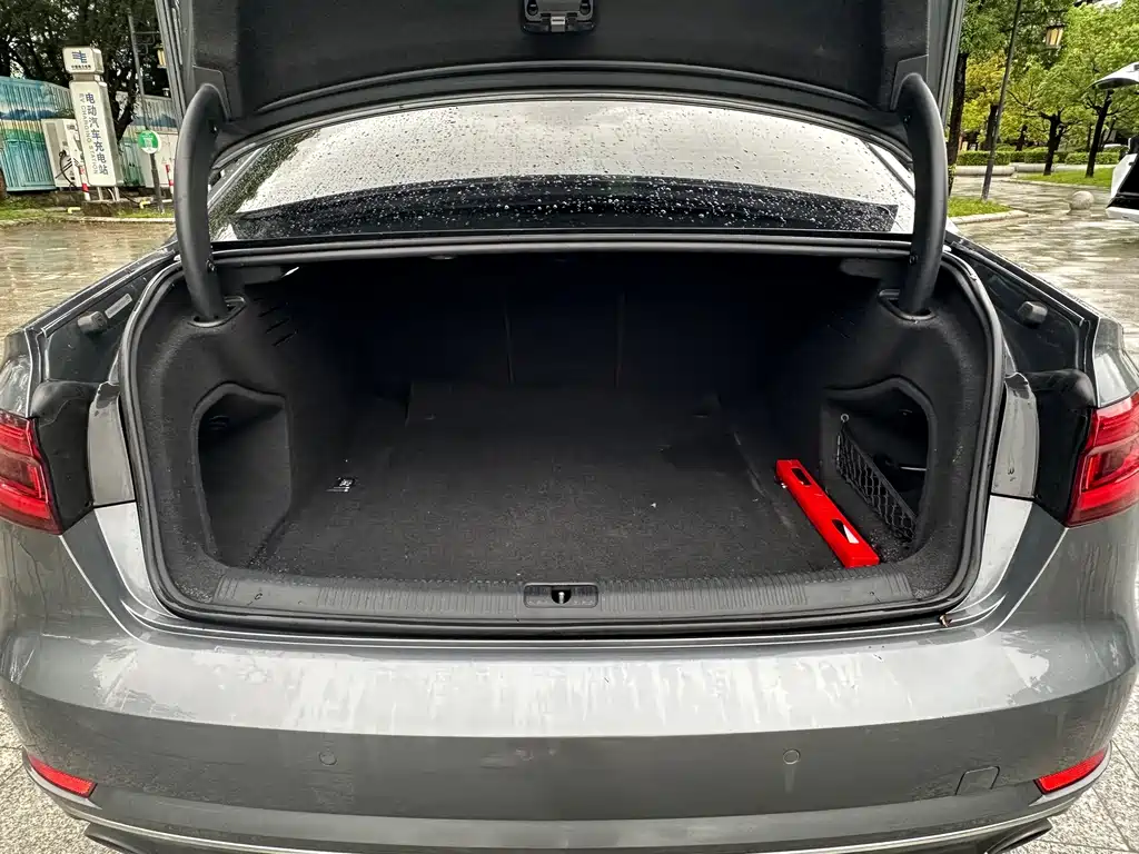 Audi A4L 2018
