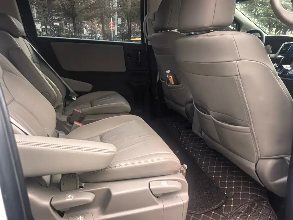 Honda Odyssey 2018 — фото 17
