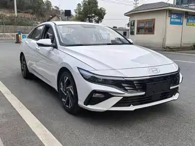 Hyundai Elantra 2025