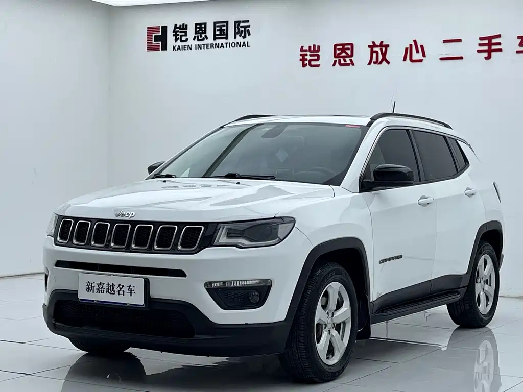 Jeep Compass 2018 — фото 1