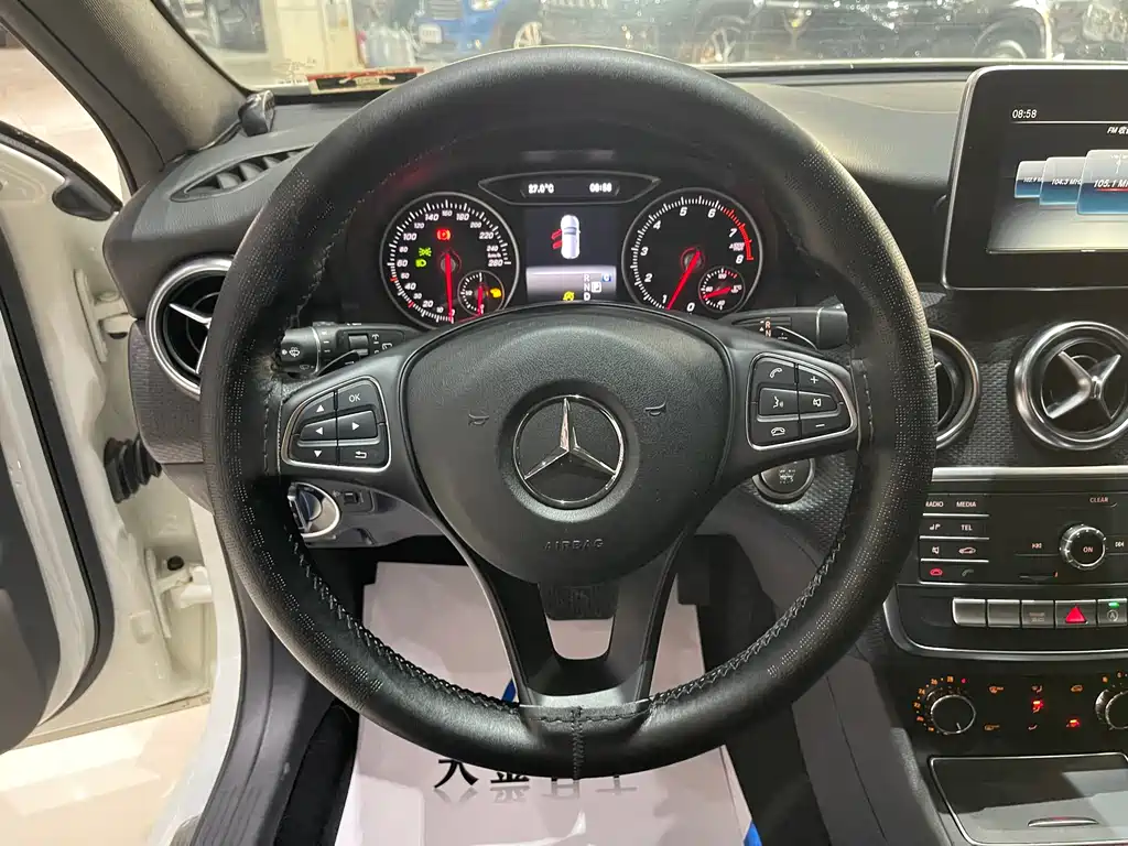 Mercedes-Benz A-Class 2016 — фото 5