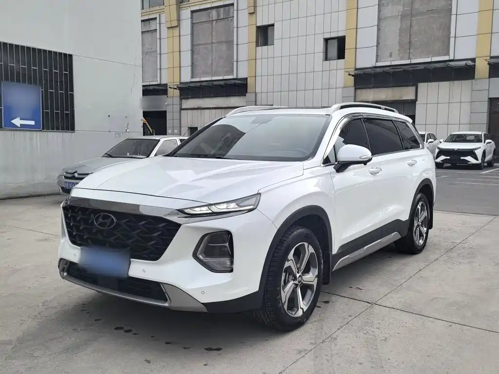 Hyundai Santa Fe 2023