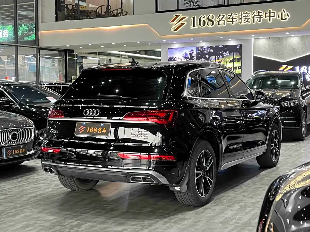 Audi Q5L 2023 — фото 7