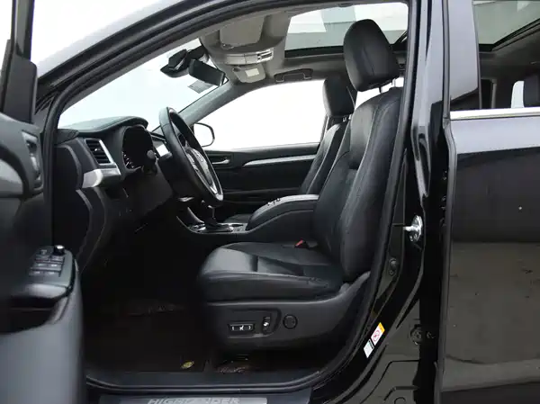 Toyota Highlander 2021