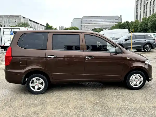 Wuling Hongguang 2018