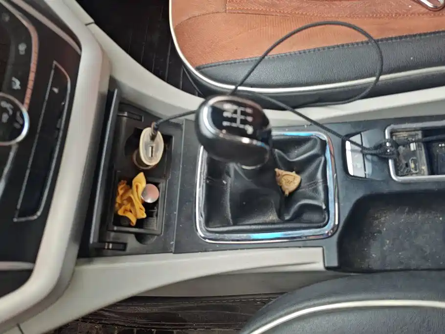 Geely Emgrand 2015 — фото 15