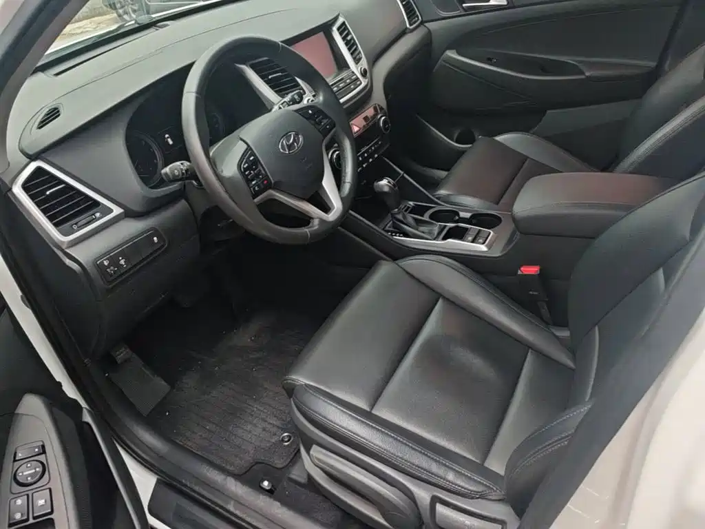 Hyundai Tucson 2017 — фото 15