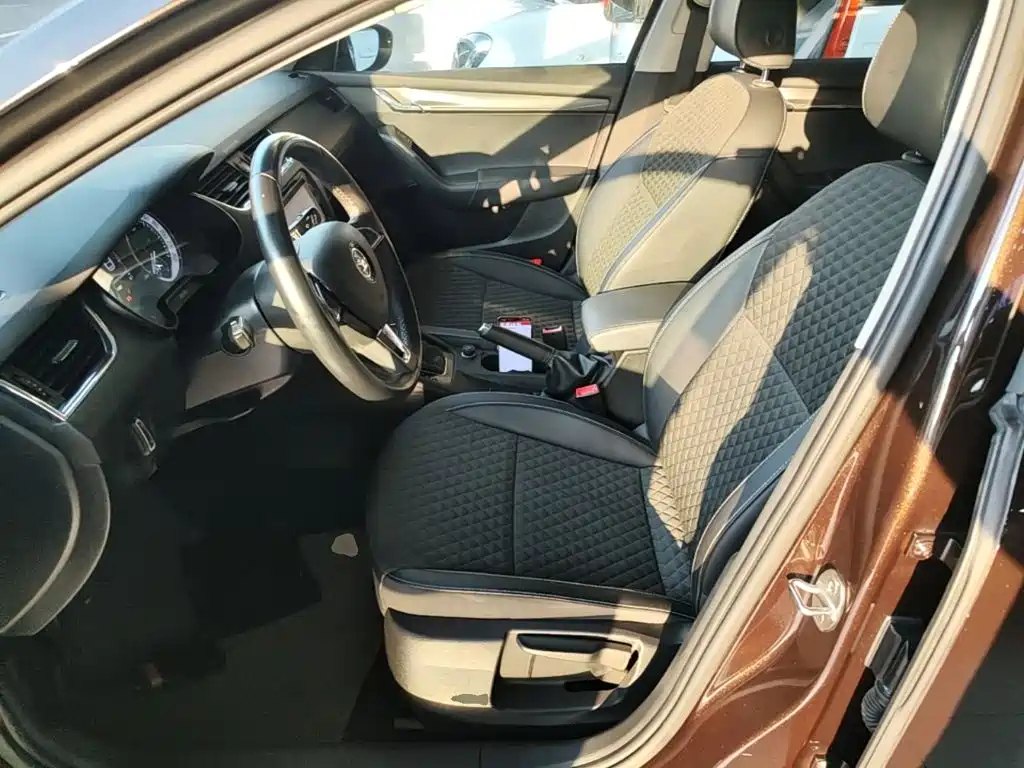 Skoda Octavia 2018 — фото 15