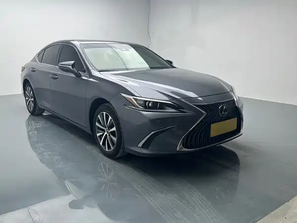 Lexus ES 2021