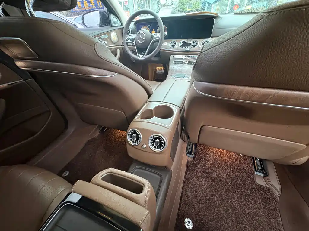 Mercedes-Benz E-Class 2016 — фото 14