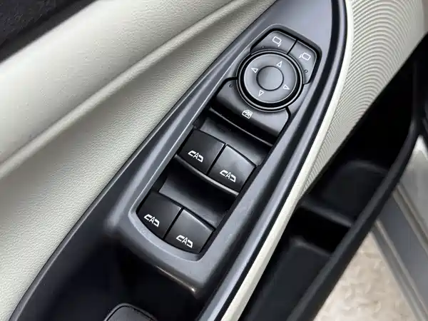 Buick GL6 2019