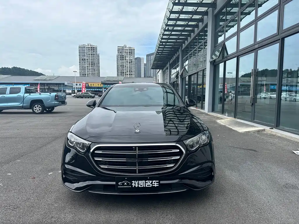Mercedes-Benz E-Class 2025