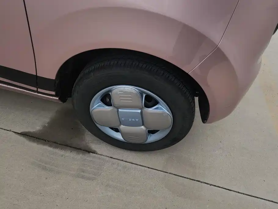 Geely Galaxy Panda 2023