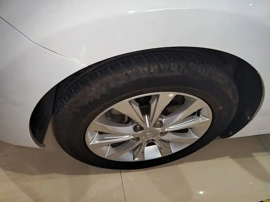 Hyundai Elantra Langdong 2017 — фото 23