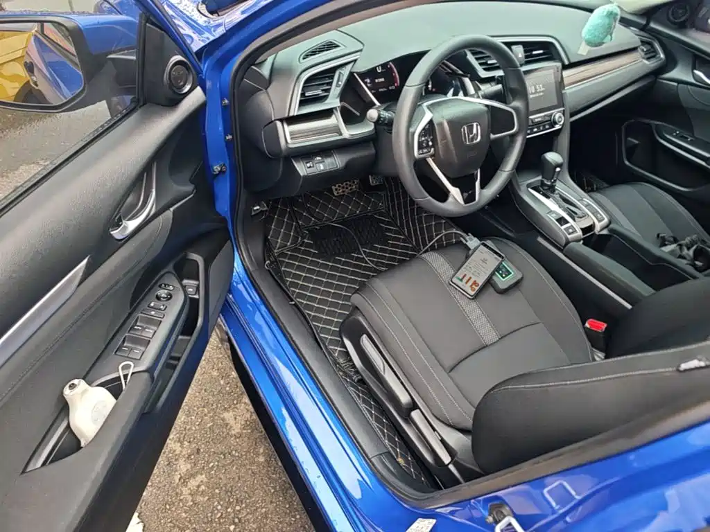 Honda Civic 2020 — фото 16