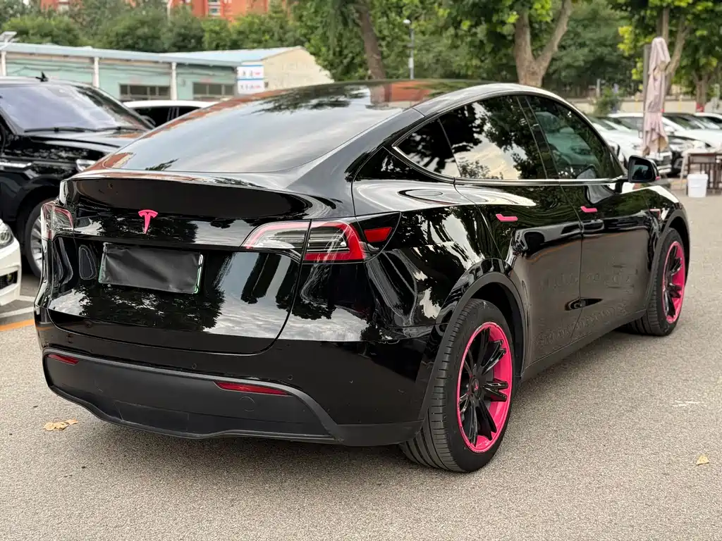 Tesla Model Y 2023 — фото 13