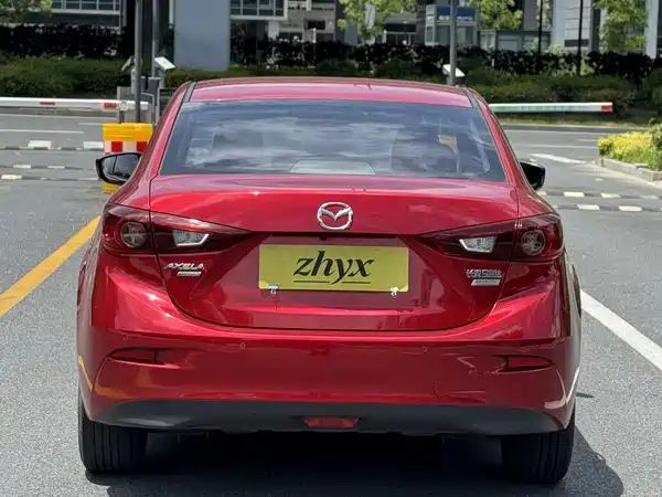 Mazda 3 Axela 2016