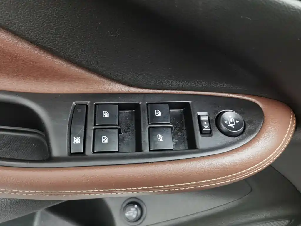 Buick Envision Plus 2018 — фото 9