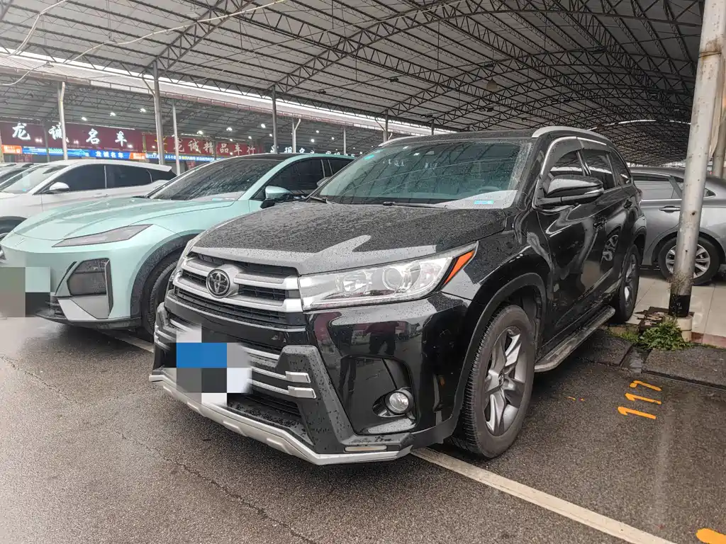 Toyota Highlander 2018 — фото 1