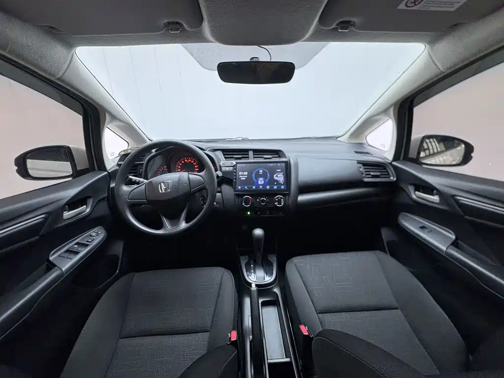 Honda Fit 2018 — фото 10