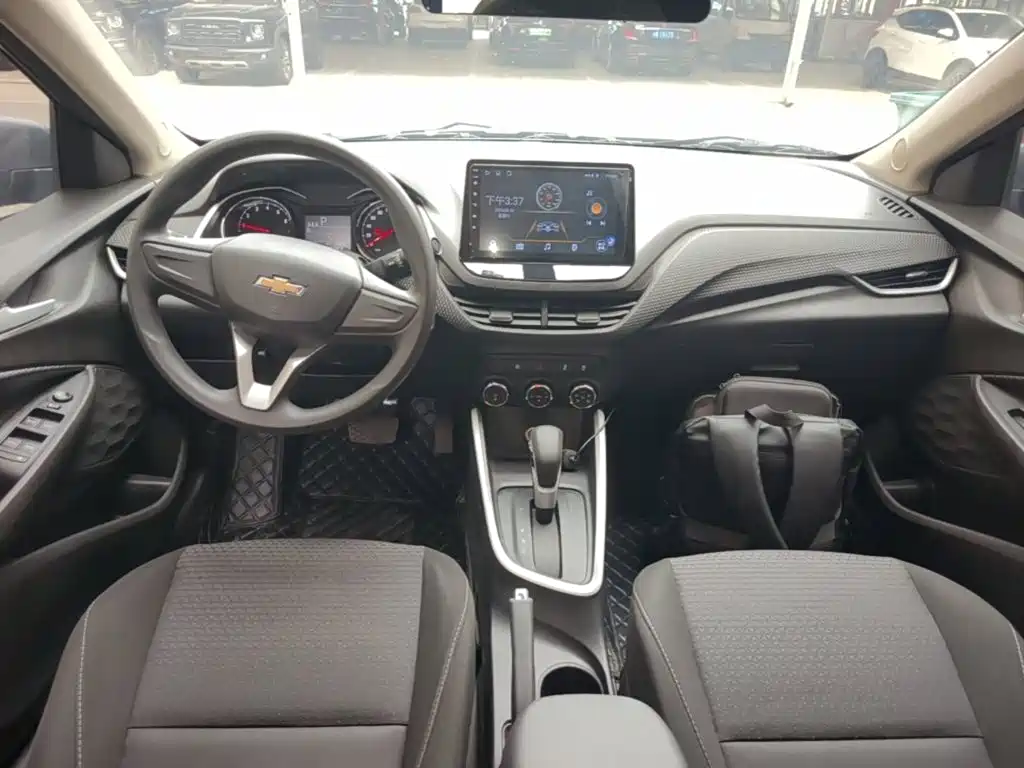 Chevrolet Cavalier 2022 — фото 10