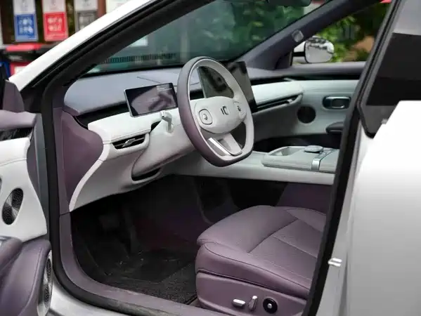 Changan Qiyuan A06 2025
