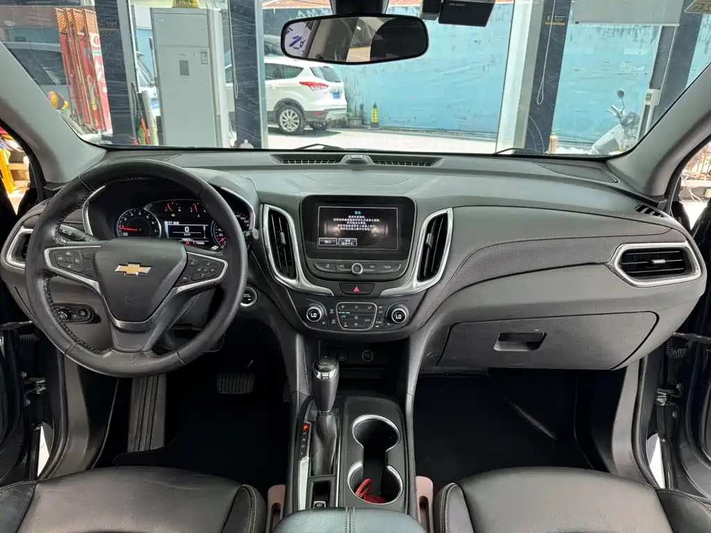 Chevrolet Equinox 2018 — фото 18