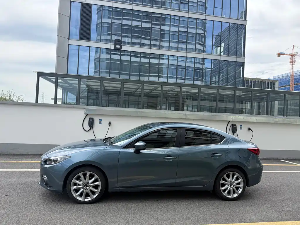 Mazda 3 Angkesela 2016