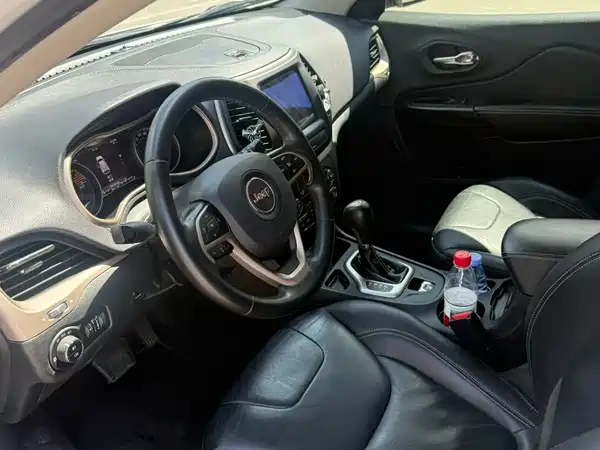 Jeep Cherokee 2018