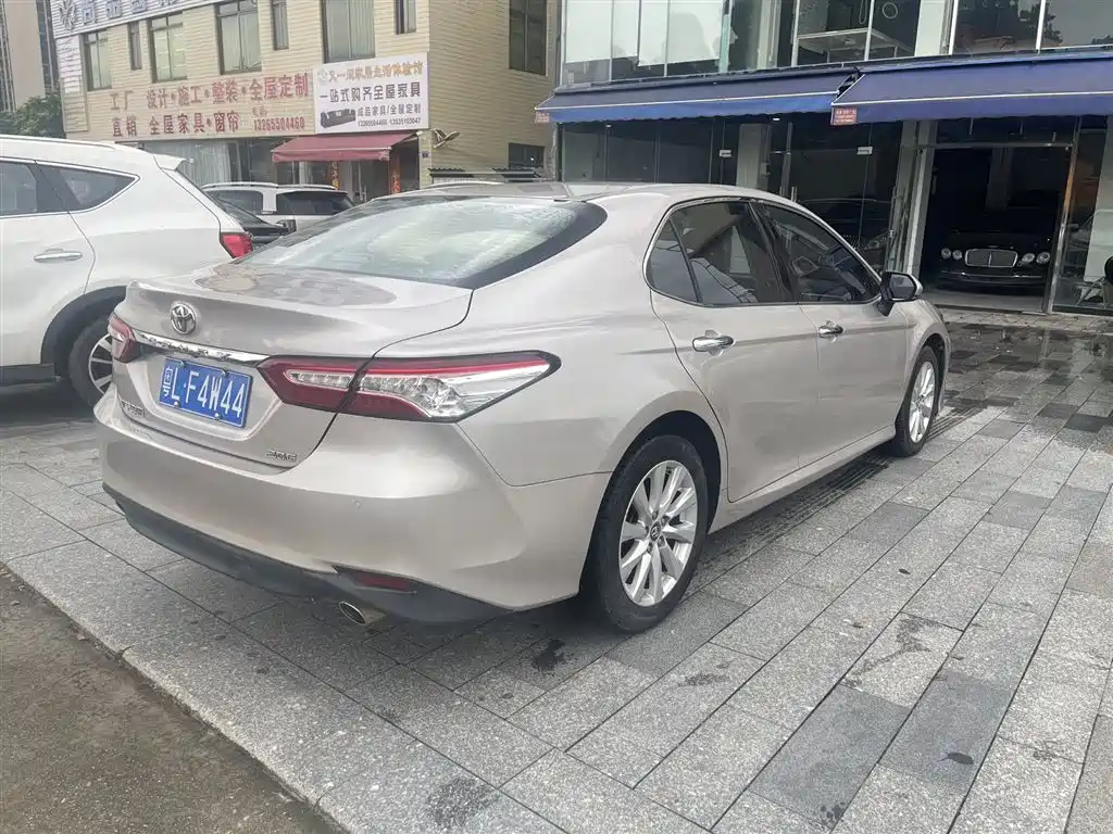 Toyota Camry 2020 — фото 7