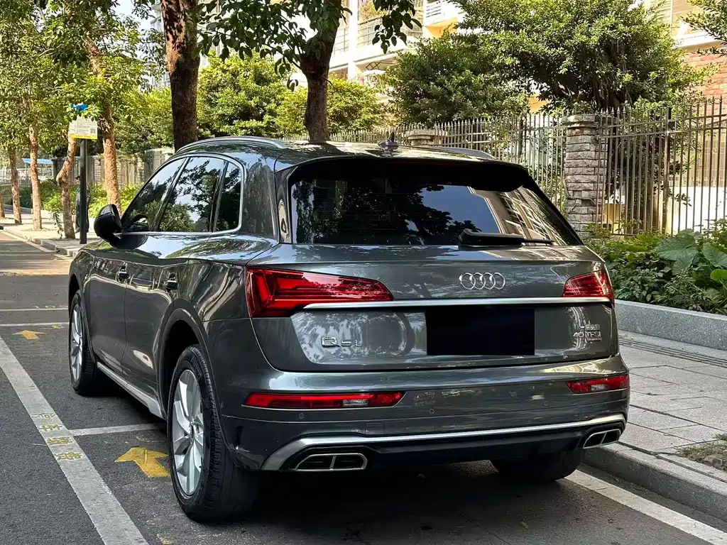 Audi Q5L 2022 — фото 16
